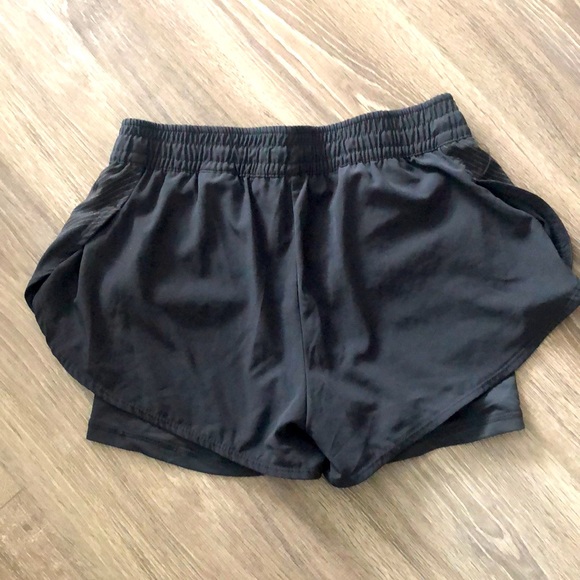H&M Running Shorts - Picture 2 of 3